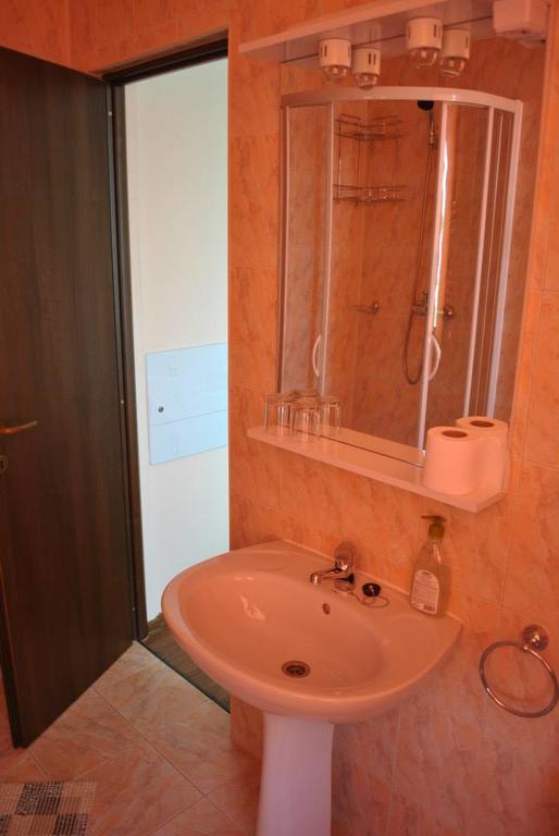 Pensiunea Queen Mary Sînpetru Room photo