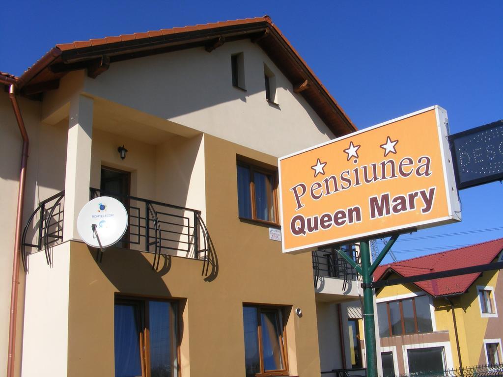 Pensiunea Queen Mary Sînpetru Exterior photo